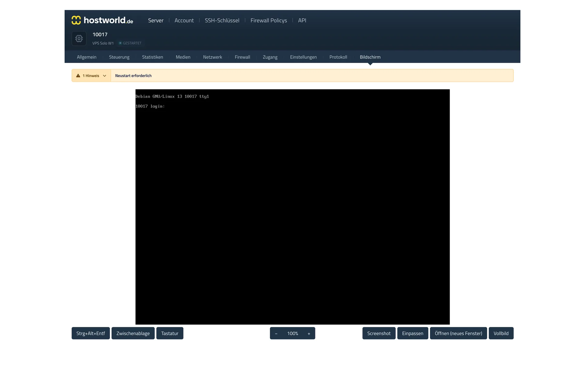 Web console in the Server Control Panel with the login screen of the running operating system and buttons for “Strg-Alt-Entf” (Ctrl-Alt-Del), screenshot, and full screen